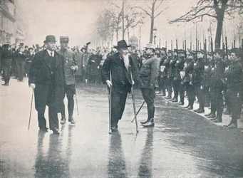 イタリアの退役軍人、リッチョッティガリバルディ将軍、パリのフランス人新兵のレビュー、c1914