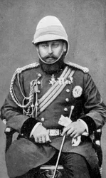 1910年の軍服を着たイギリスのエドワード7世