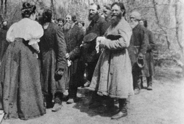 1890年代に農民、ロシアにパスカルの挨拶をする地主
