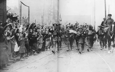 1918年10月17日、イギリス、フランスから解放されたリール