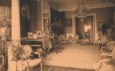 1927年、ベルギーのブリュッセルにあるキューバ大使館のルイ16世の部屋。