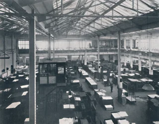 機械ホール、1916