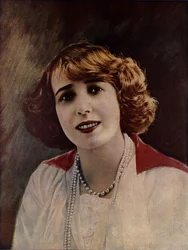 マドモアゼルミスティンゲット、1913年。