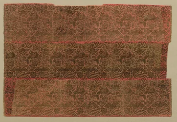 マカラ、フェニックスと花、1200年代。