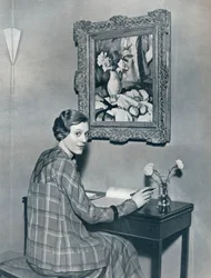 マリー・ネイ、彼女のフラット、c1934