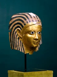 紀元前1世紀の古代エジプトのミイラのマスク