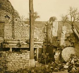 フランス北部のレパージュで製粉します（c1914-c1918）。