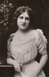 エドナ・メイさん、1878-1948、c1930。