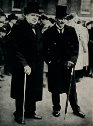 チェンバレン氏とチャーチル氏、1940年2月23日、1945年。