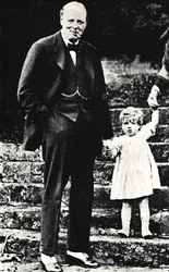 チャーチル氏と娘、1924年、1945年