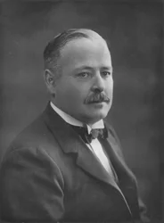 氏。 JLダグデール、1911年