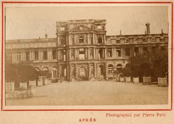 パリの自治体（1871年）：1871年5月の火災後のパリのチュイルリー宮殿の様子。ピエール・ペペティの写真。厚紙にプリント、Dim.9x5,4 cm