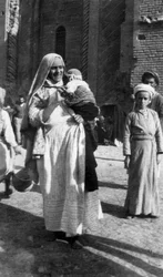 イスラム教徒の女性と子供、イラク、1917〜1919年