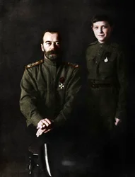 ニコラス2世、ロシアの皇帝と彼の息子、アレクセイ、1915年の軍服