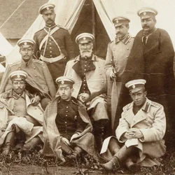 ニコライニコラエヴィッチ、ライフガードカヴァの将校と真ん中のオドエフスキーマスロフ王子