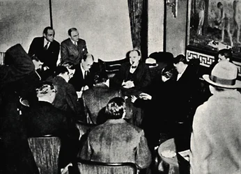 1931年、1945年のヨーロッパ乗船。