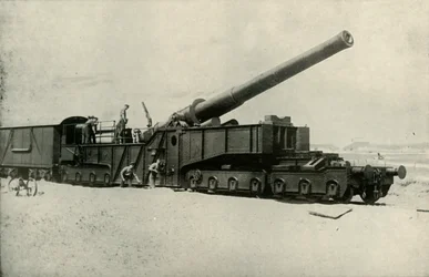 モンスターブリティッシュガンの1つ、1919年。
