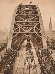 1928年10月10日、ニューカッスルアポンタイン、キングジョージ5世による新しいタインブリッジの開通