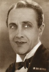 イギリスの俳優オーエンナレス、1933