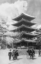 日本、奈良、塔、19世紀後半または20世紀初頭