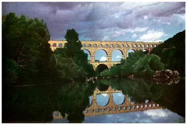 ポンデュガール、ローマの水道橋、ニーム、フランス、1956