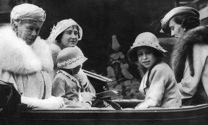メアリー女王とその嫁と孫、1936年