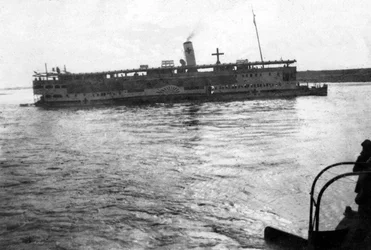 ティグリス川、メソポタミア、第一次世界大戦、1918年に上がる赤十字川のボート