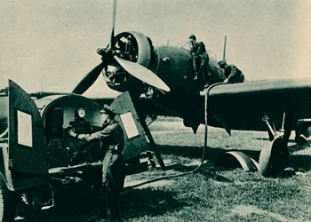 ウェルズリー爆撃機への燃料補給、1940