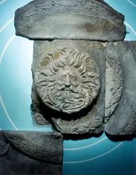 バース、イギリスの古代イギリスの女神スルのローマ彫刻