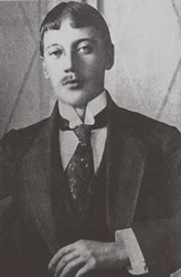 ロシアの詩人ニコライ・グミリョフ1886-1921