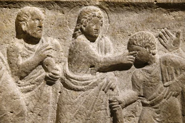 マルセイユのサン・ヴィクトル修道院。Sarcophagusの詳細。盲人を治療するイエスフランス