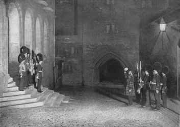 ロンドン塔でキングスキーに敬礼、1903年c1903