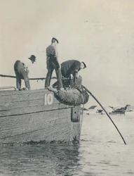 海底ケーブルのショアエンドは、一般的にライターから敷設されました、1937