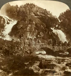スカラフォスとロテフォスが岩を飛び越えて、ノルウェー西部、c1905。