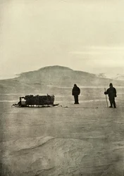 太陽が戻る前の障壁のそり、c1908、1909