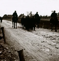 道路上の兵士、c1914-c1918
