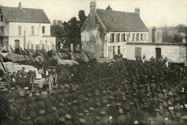 1919年フランスのどこかで。