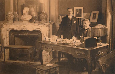 1927年、ベルギーのブリュッセルにあるキューバ大使館のスタッフ。