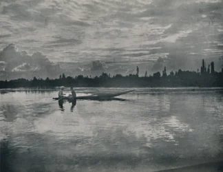1936年、カシミールのダル湖に沈む夕日。