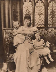 ヨーク公爵夫人と2人の息子、エドワード王子とアルバート王子、c1897 1935