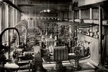 最初のパーソンズターボ電気発電所、c1916