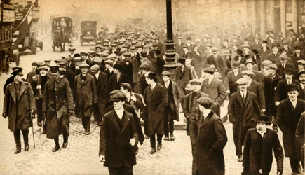 フットボール選手の大隊、ロンドン、第一次世界大戦、1914-1918、1933年。