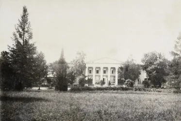 レバショフ家の家Osinovaya Roshcha、1885