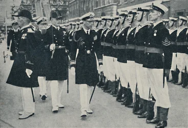 ポーツマスで海軍ウィークを開く王、c1935、1937。