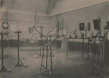 OBMOKhU展、1921年、1921年。