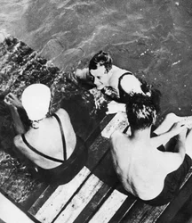 いかだ、リビエラ、c1930sで友達とプリンスオブウェールズ