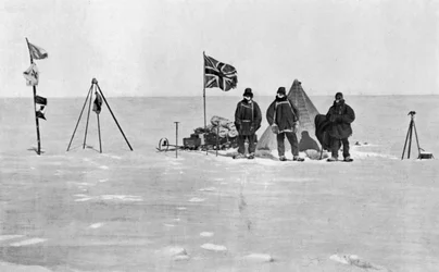 シャクルトンキャンプ、南極大陸、クリスマスの日、1908年