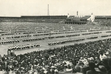1938年、1947年のソコルフェスティバル。