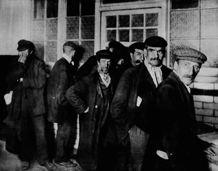 失業者と失業者、c1911、1911