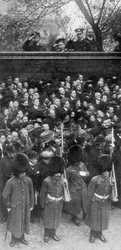 宣言を見る若い王子、1910